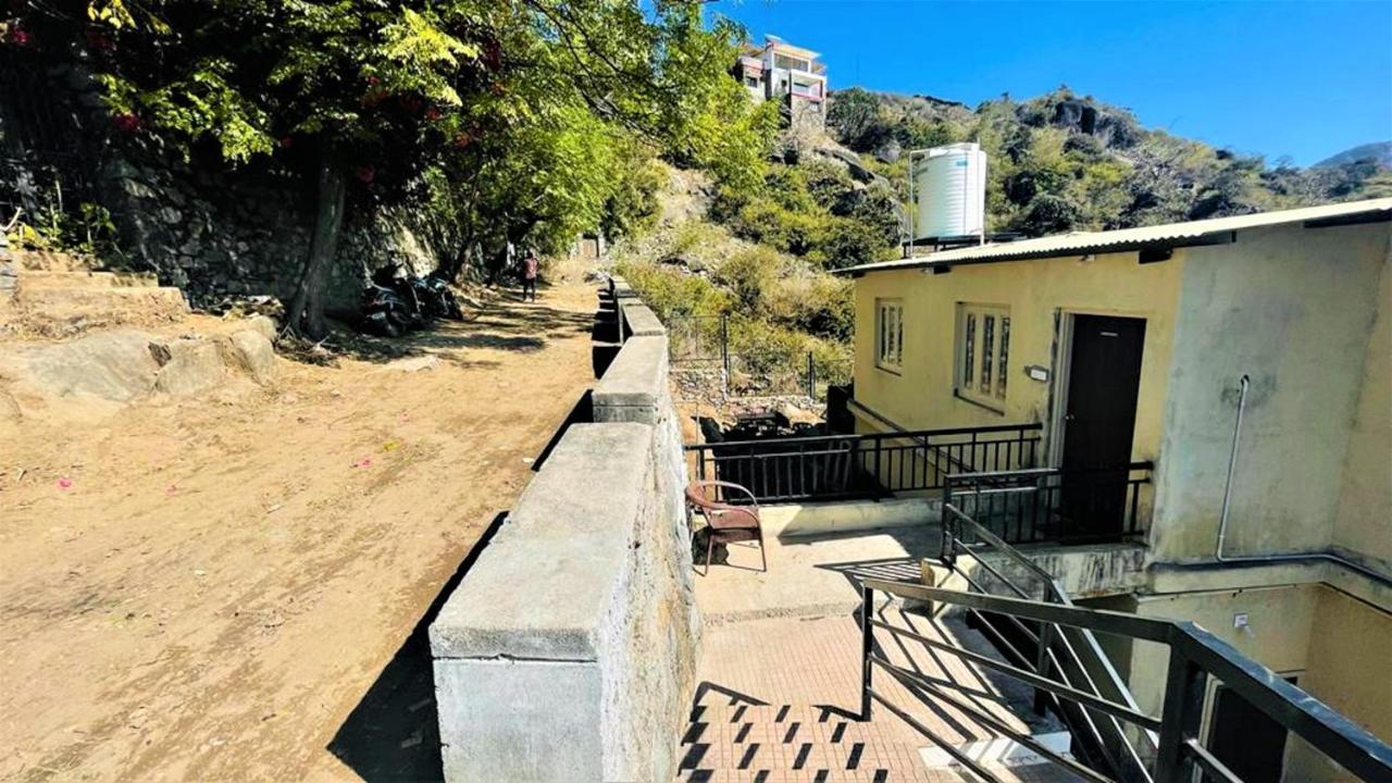 Bed and Breakfast Shikhar Bunglow - A Stunning Valley View Bungalow In Mount Ábú Exteriér fotografie